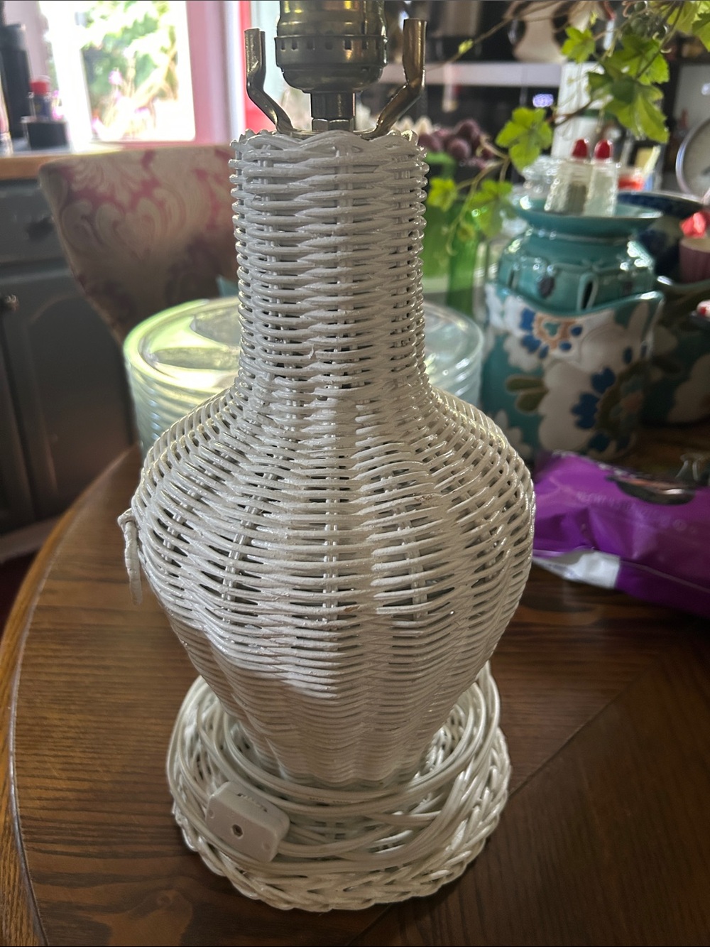 Vintage Wicker Rattan Urn Vase Shaped Table Lamp
